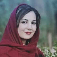 نیلوفر اسفندیاری